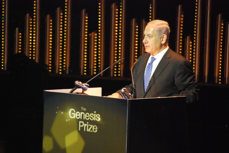 Премьер-министр Биньямин Нетаниягу вручил Майклу Дугласу премию "Генезис" 18.6.15